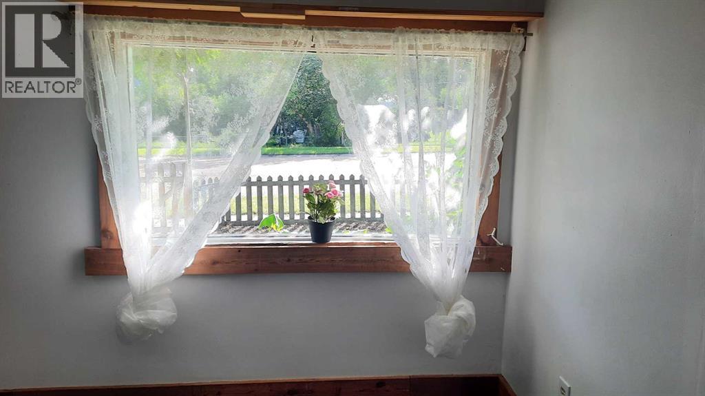 240 2 Avenue, Drumheller, Alberta  T0J 1B0 - Photo 8 - A2278198