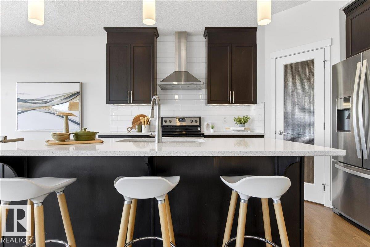 5404 22 AV SW, edmonton, Alberta