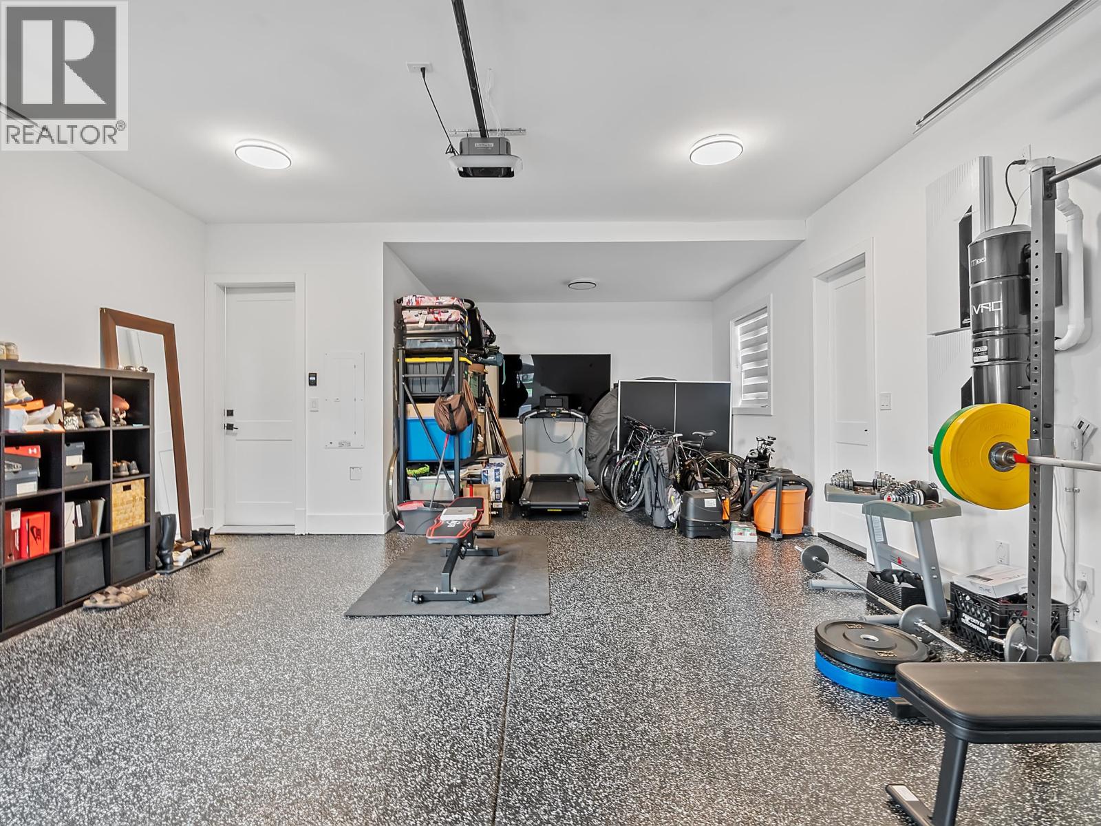 Listing Picture 33 of 34 : 9591 FLORIMOND ROAD, Richmond / 烈治文 - 魯藝地產 Yvonne Lu Group - MLS Medallion Club Member