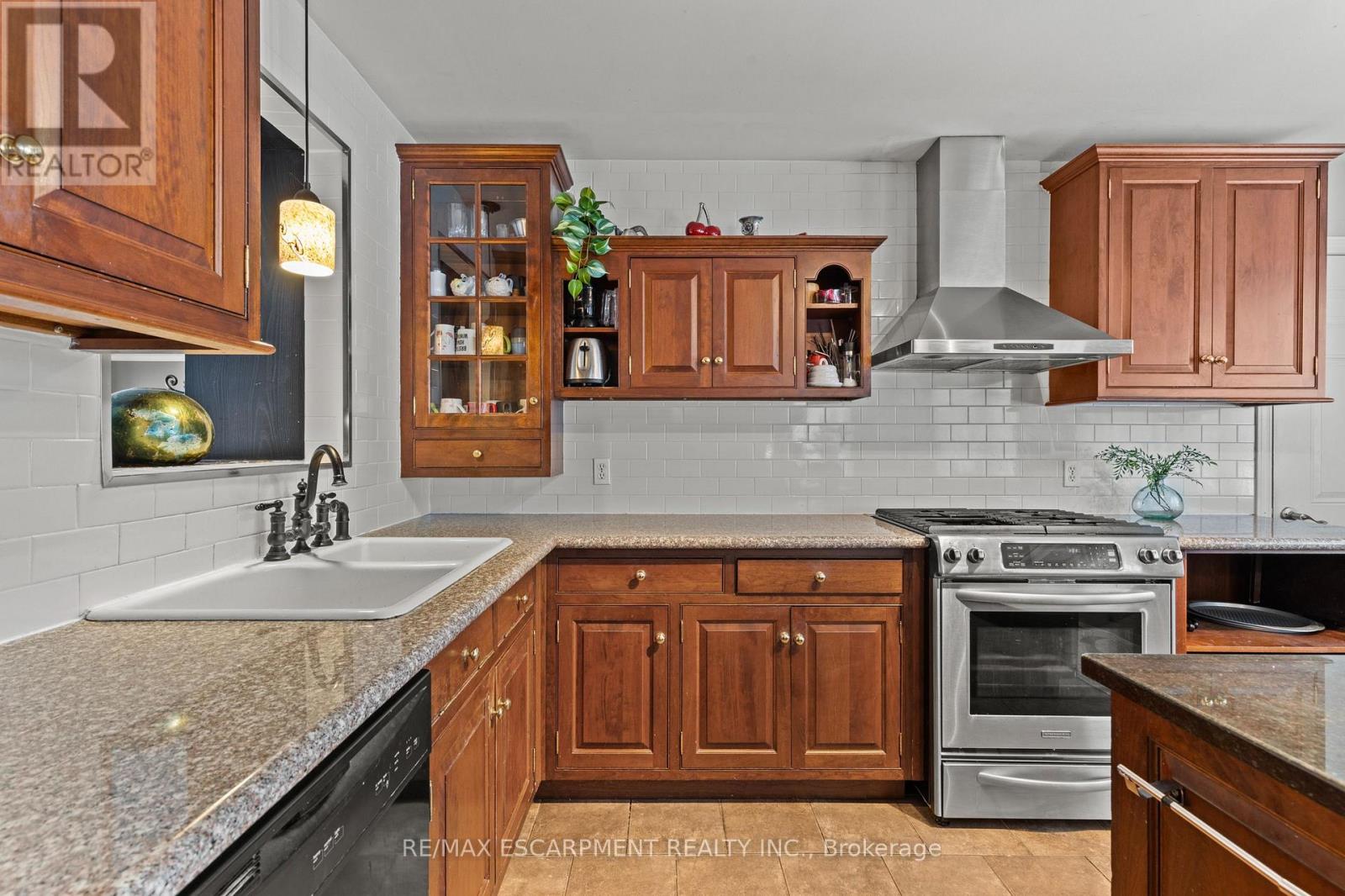 7075 Waterloo Drive, Niagara Falls, Ontario  L2J 1E3 - Photo 15 - X12816696