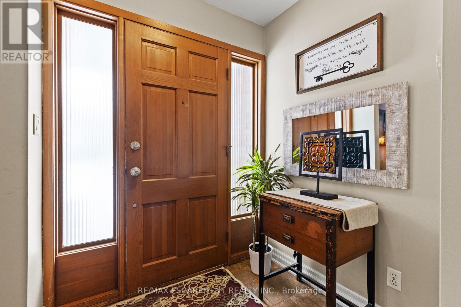 7075 Waterloo Drive, Niagara Falls, Ontario  L2J 1E3 - Photo 7 - X12816696