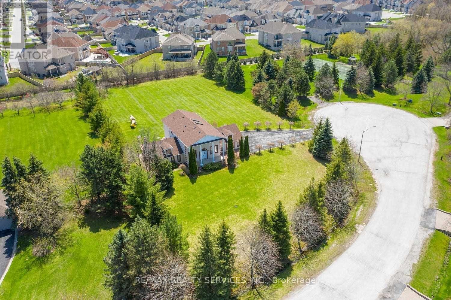 331 Greenbrooke Drive, Vaughan, Ontario  L4L 8L1 - Photo 3 - N12816528