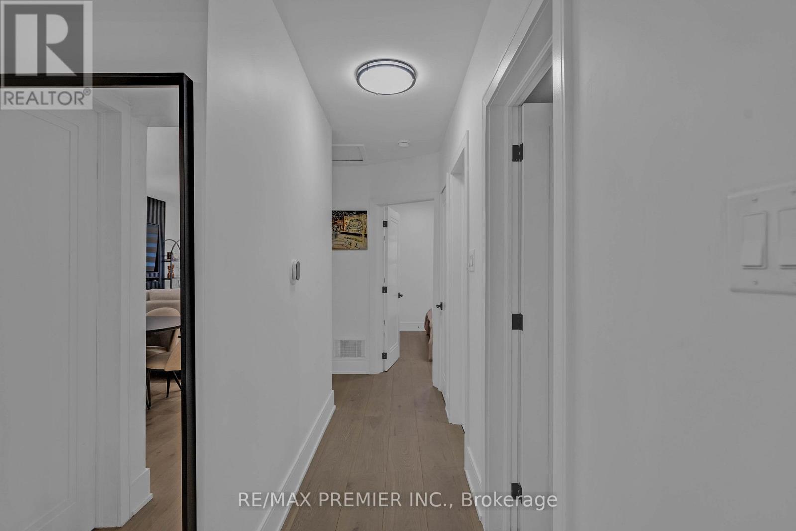 402 St Augustine Drive, Oakville, Ontario  L6K 3K9 - Photo 12 - W12816472