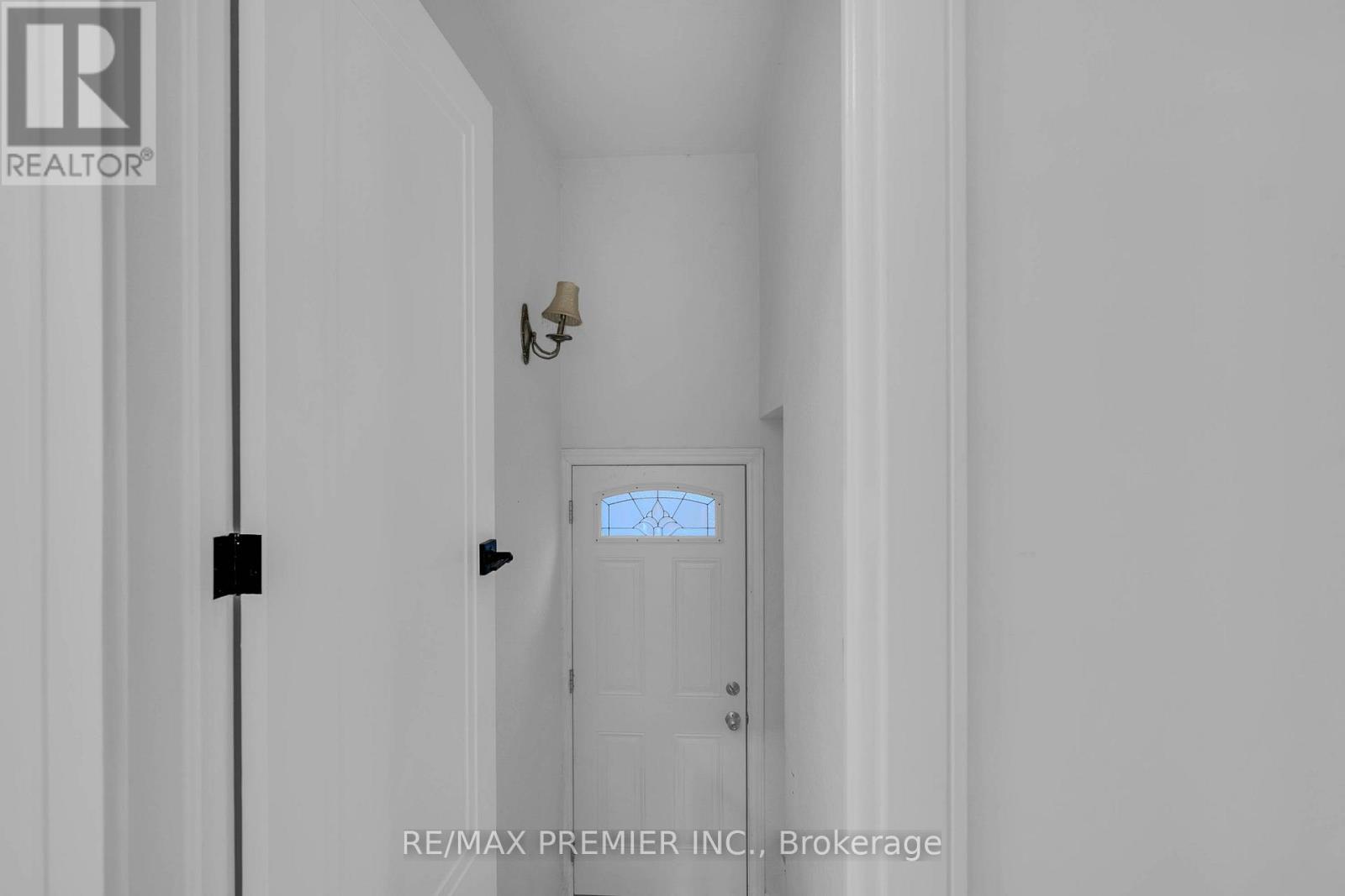 402 St Augustine Drive, Oakville, Ontario  L6K 3K9 - Photo 21 - W12816472