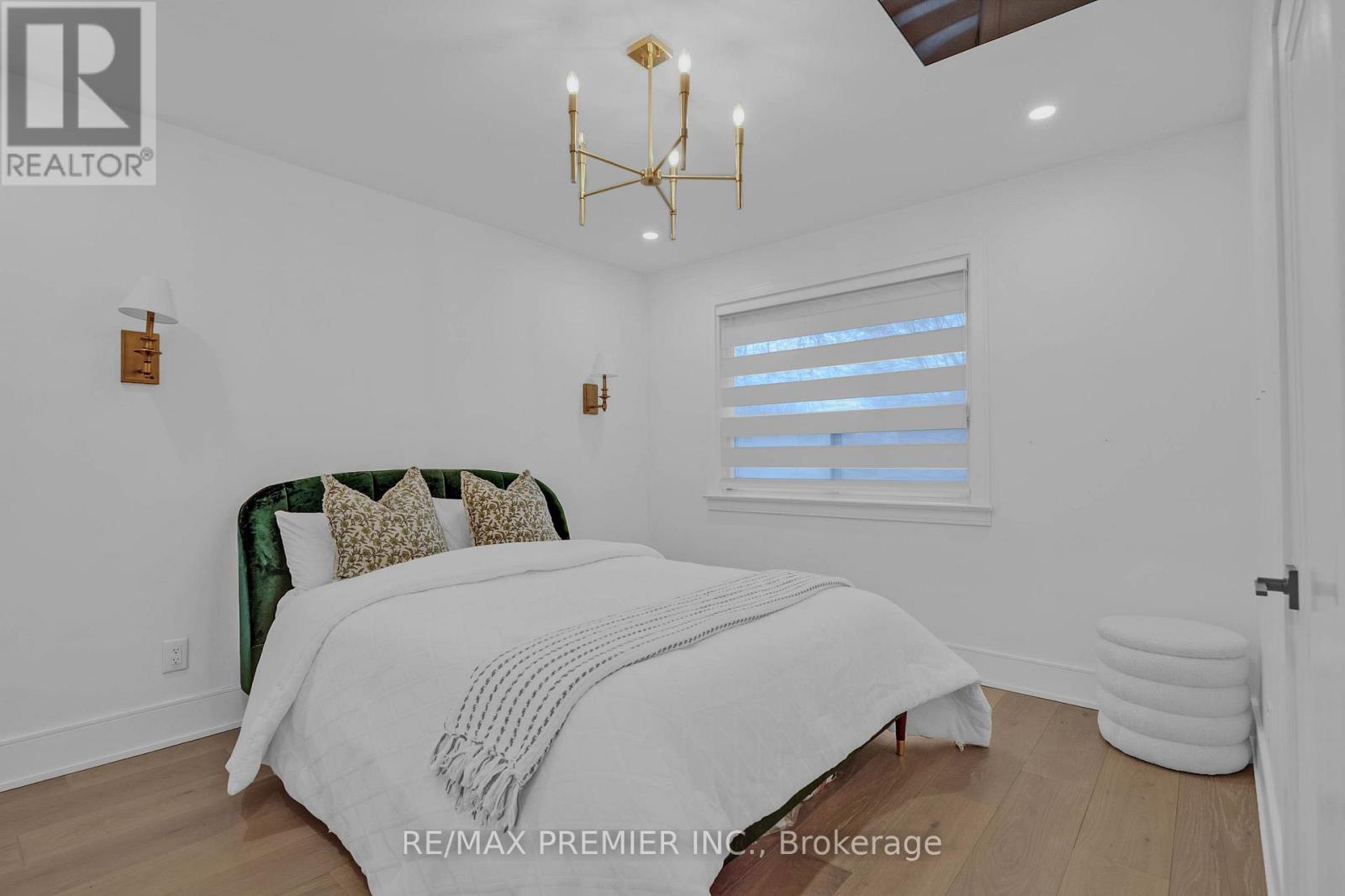 402 St Augustine Drive, Oakville, Ontario  L6K 3K9 - Photo 13 - W12816472