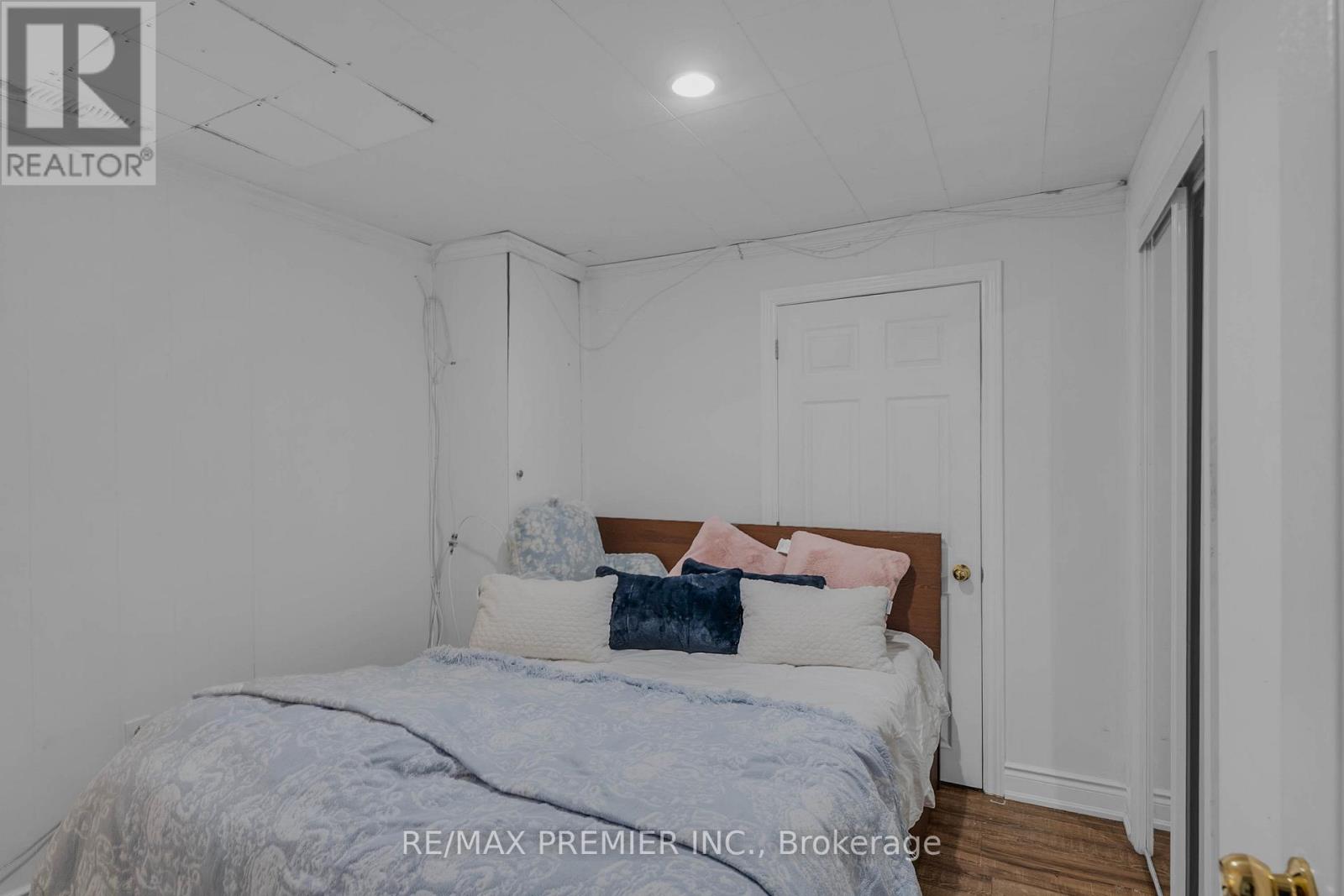 402 St Augustine Drive, Oakville, Ontario  L6K 3K9 - Photo 29 - W12816472