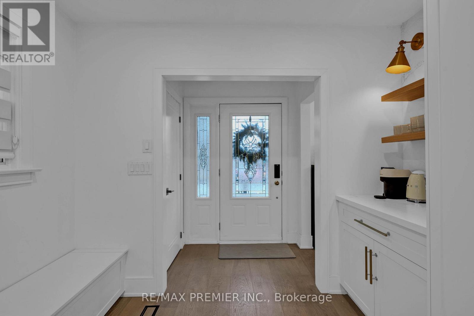 402 St Augustine Drive, Oakville, Ontario  L6K 3K9 - Photo 4 - W12816472