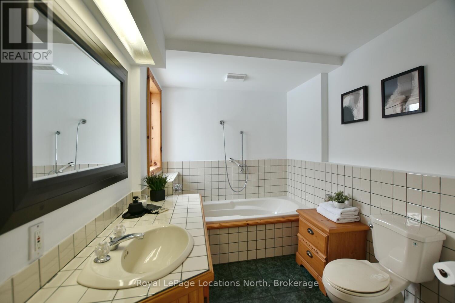 111 Martin Grove, Blue Mountains, Ontario  L9Y 0N5 - Photo 11 - X12816964