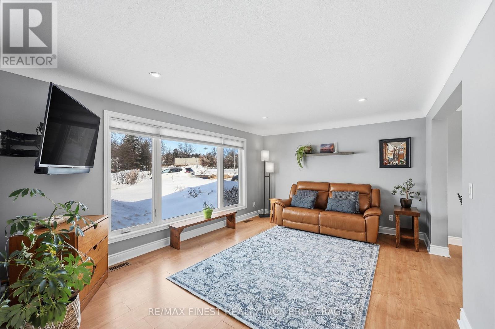 1479 Montreal Street, Kingston, Ontario  K7K 3L8 - Photo 4 - X12816888