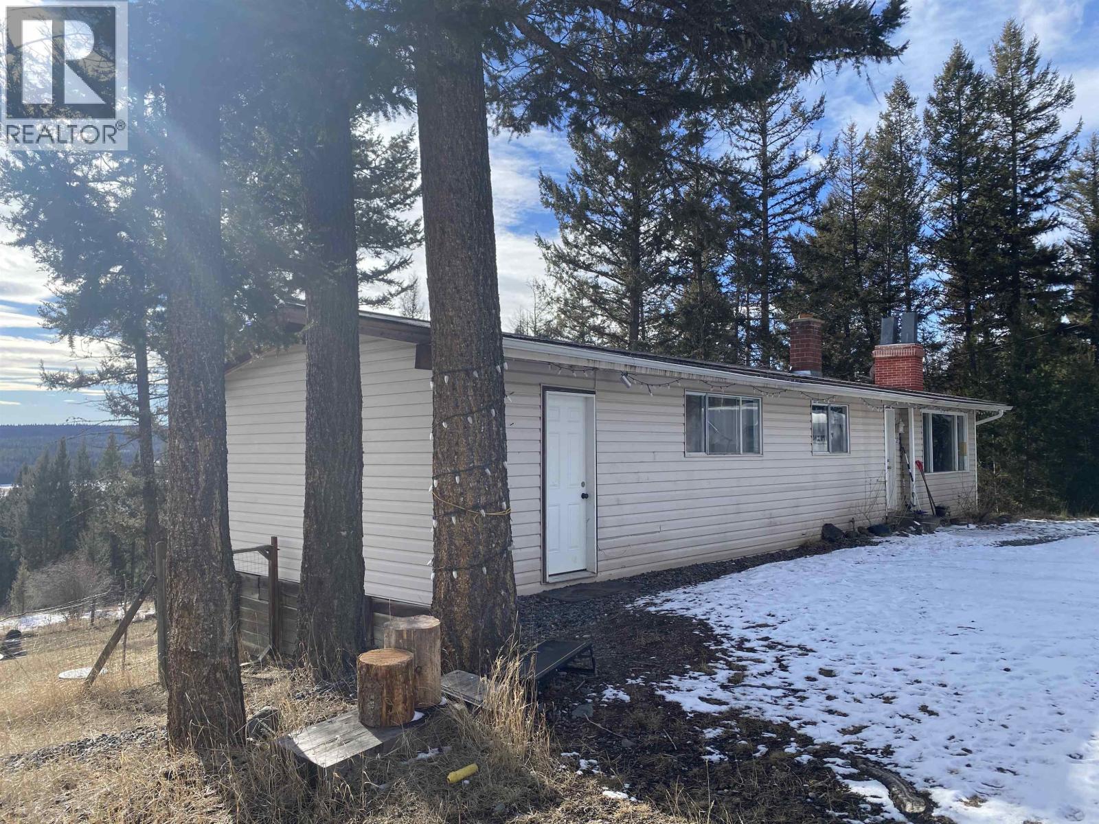 6351 Highland Crescent, 100 Mile House, British Columbia  V0K 2E3 - Photo 2 - R3092953