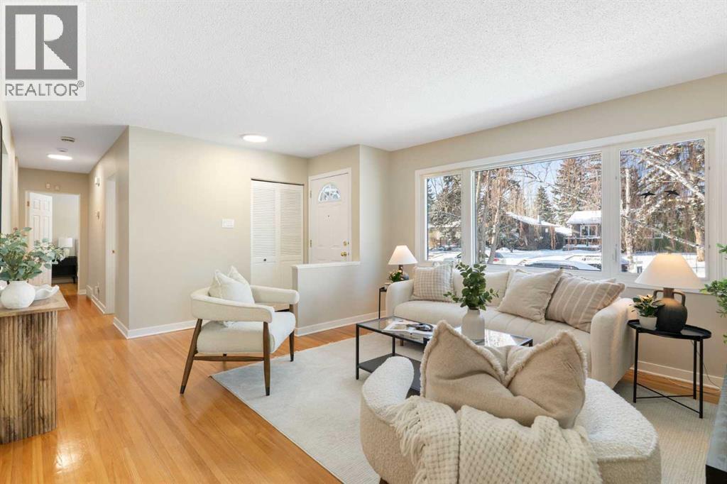 123 Glacier Drive Sw, Calgary, Alberta  T3E 5A3 - Photo 5 - A2288194