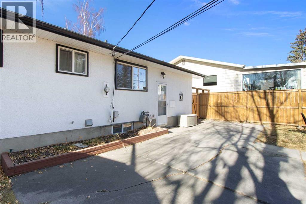 123 Glacier Drive Sw, Calgary, Alberta  T3E 5A3 - Photo 33 - A2288194