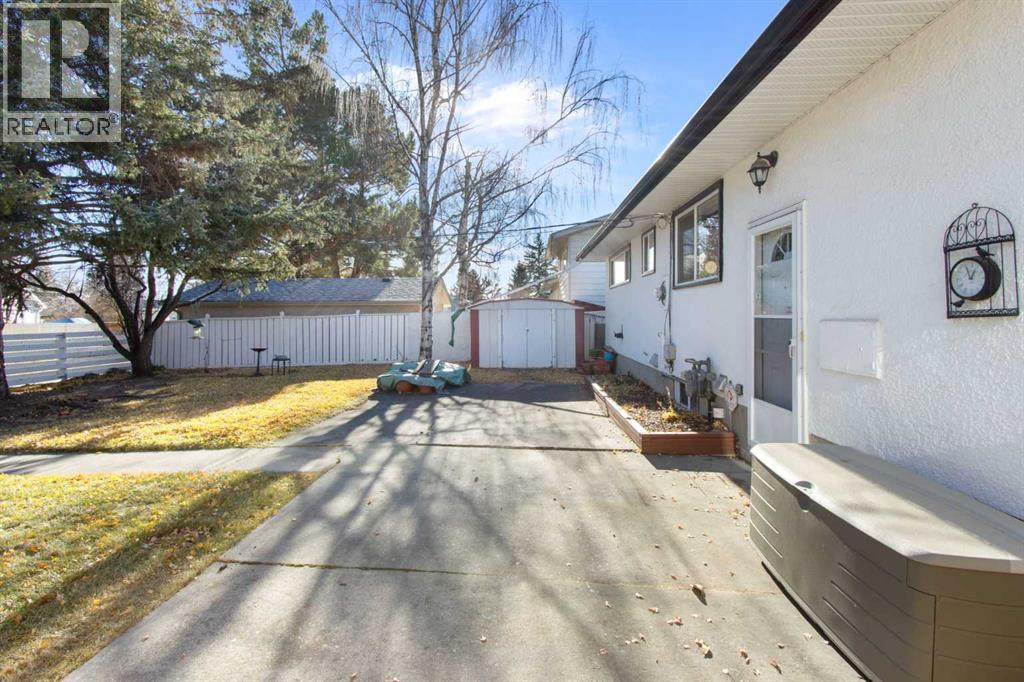 123 Glacier Drive Sw, Calgary, Alberta  T3E 5A3 - Photo 34 - A2288194