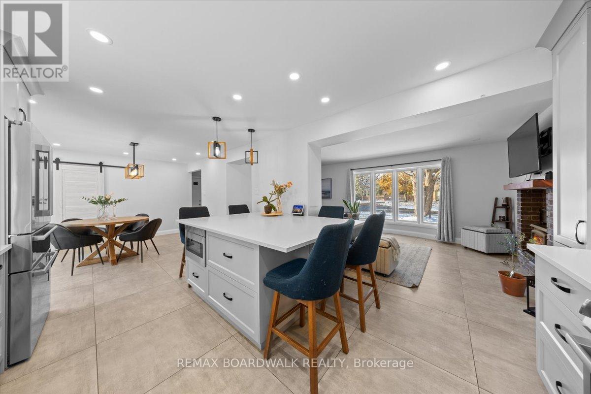 7 Gagnon Court, Ottawa, Ontario  K2K 1A7 - Photo 10 - X12816896