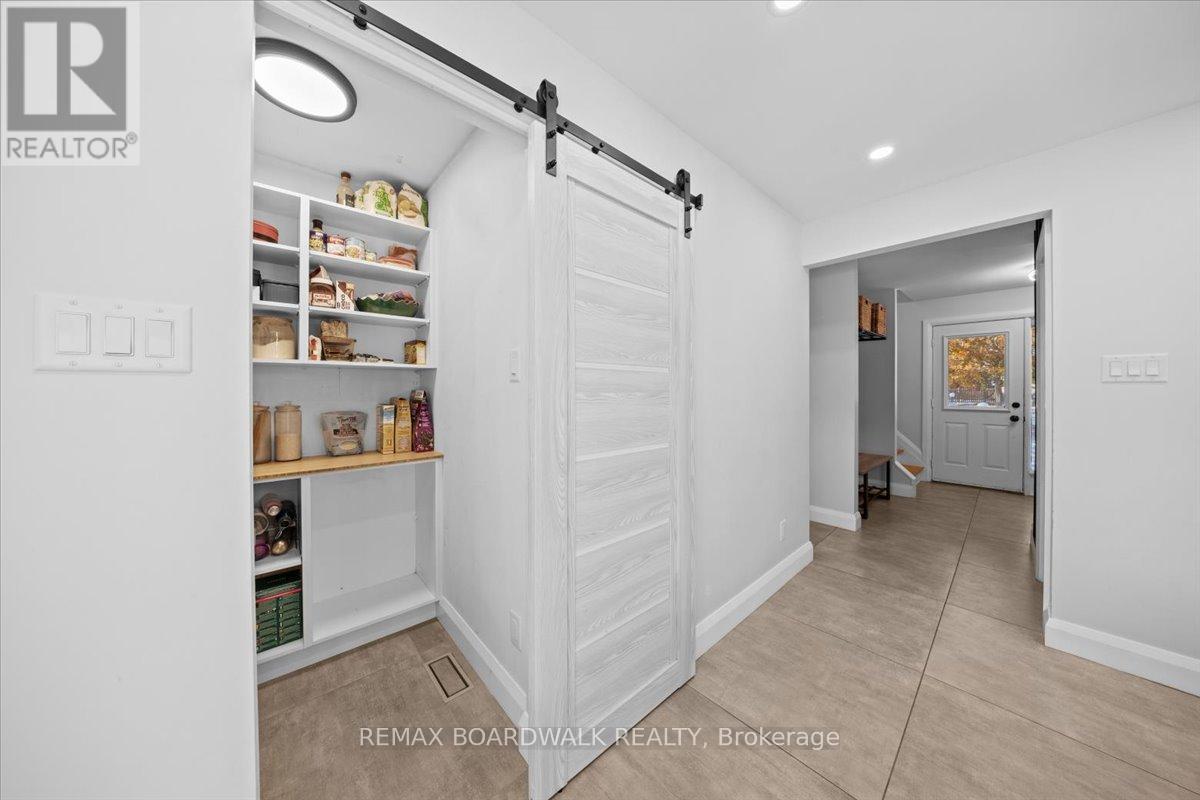 7 Gagnon Court, Ottawa, Ontario  K2K 1A7 - Photo 14 - X12816896