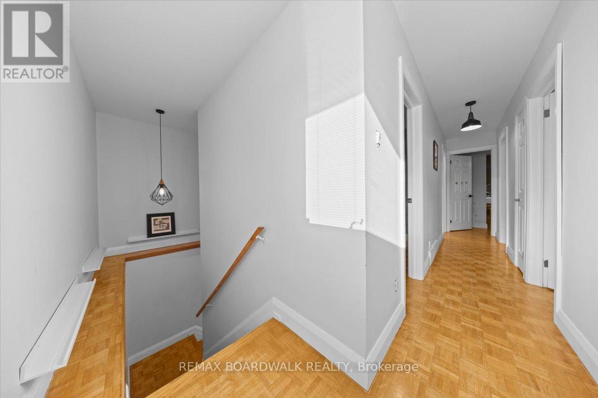 7 Gagnon Court, Ottawa, Ontario  K2K 1A7 - Photo 18 - X12816896