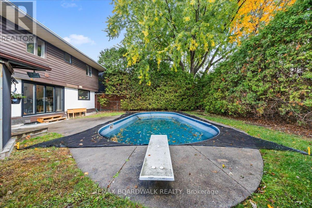 7 Gagnon Court, Ottawa, Ontario  K2K 1A7 - Photo 35 - X12816896