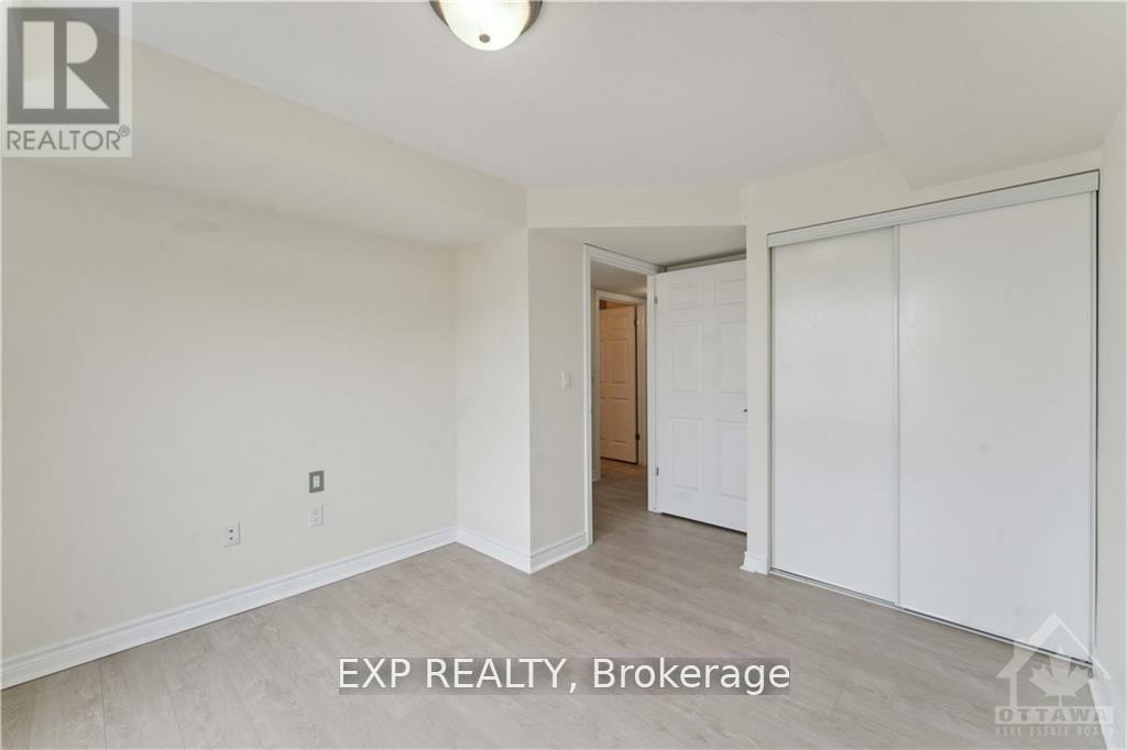 3 - 305 Cresthaven Drive, Ottawa, Ontario  K2G 4R5 - Photo 19 - X12816914