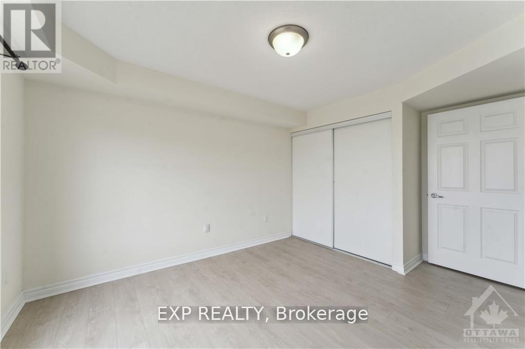 3 - 305 Cresthaven Drive, Ottawa, Ontario  K2G 4R5 - Photo 25 - X12816914