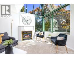 205 565 17TH STREET, West Vancouver, British Columbia