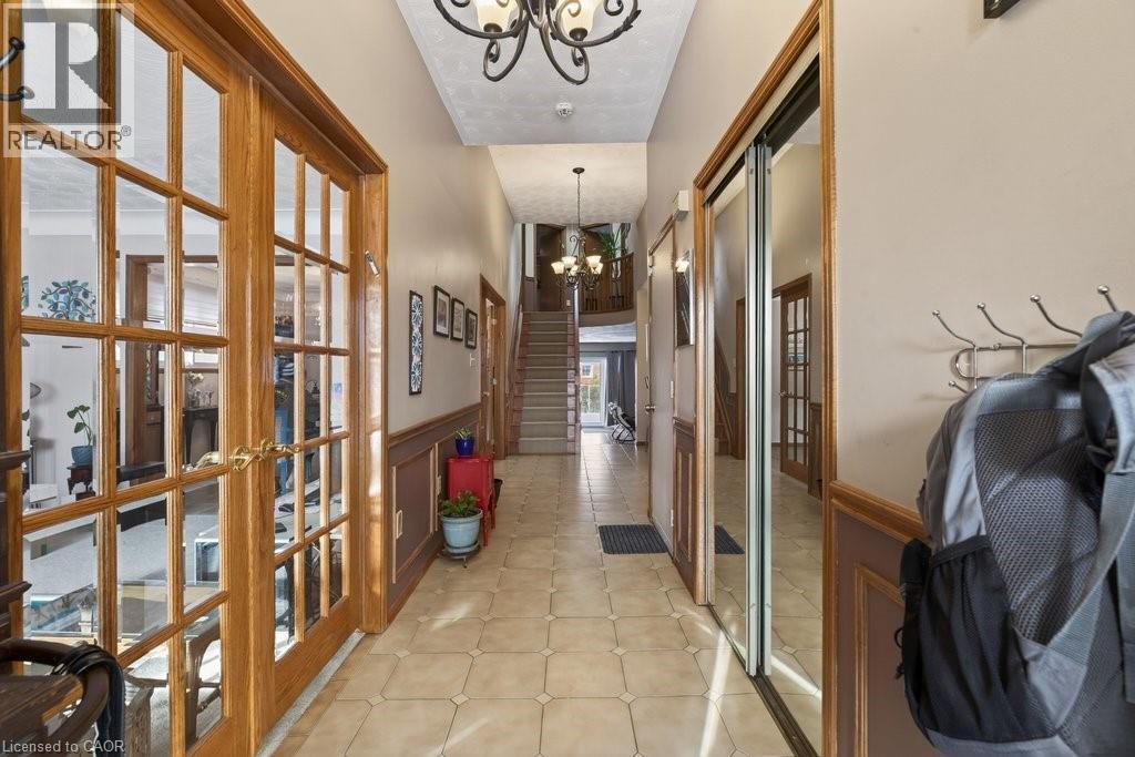 42 Lasila Court, Hamilton, Ontario  L9C 7B6 - Photo 6 - 40807285