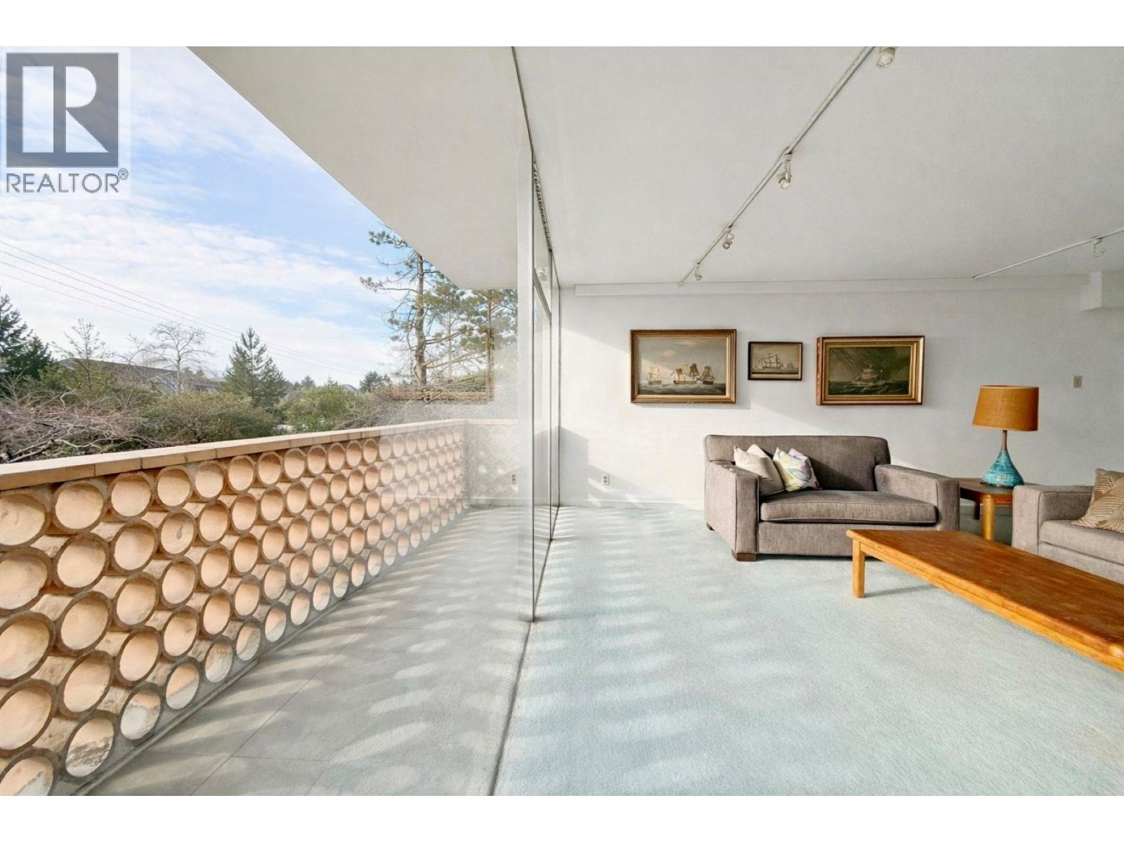 105 2135 Argyle Avenue, West Vancouver, British Columbia  V7V 1A5 - Photo 9 - R3088759