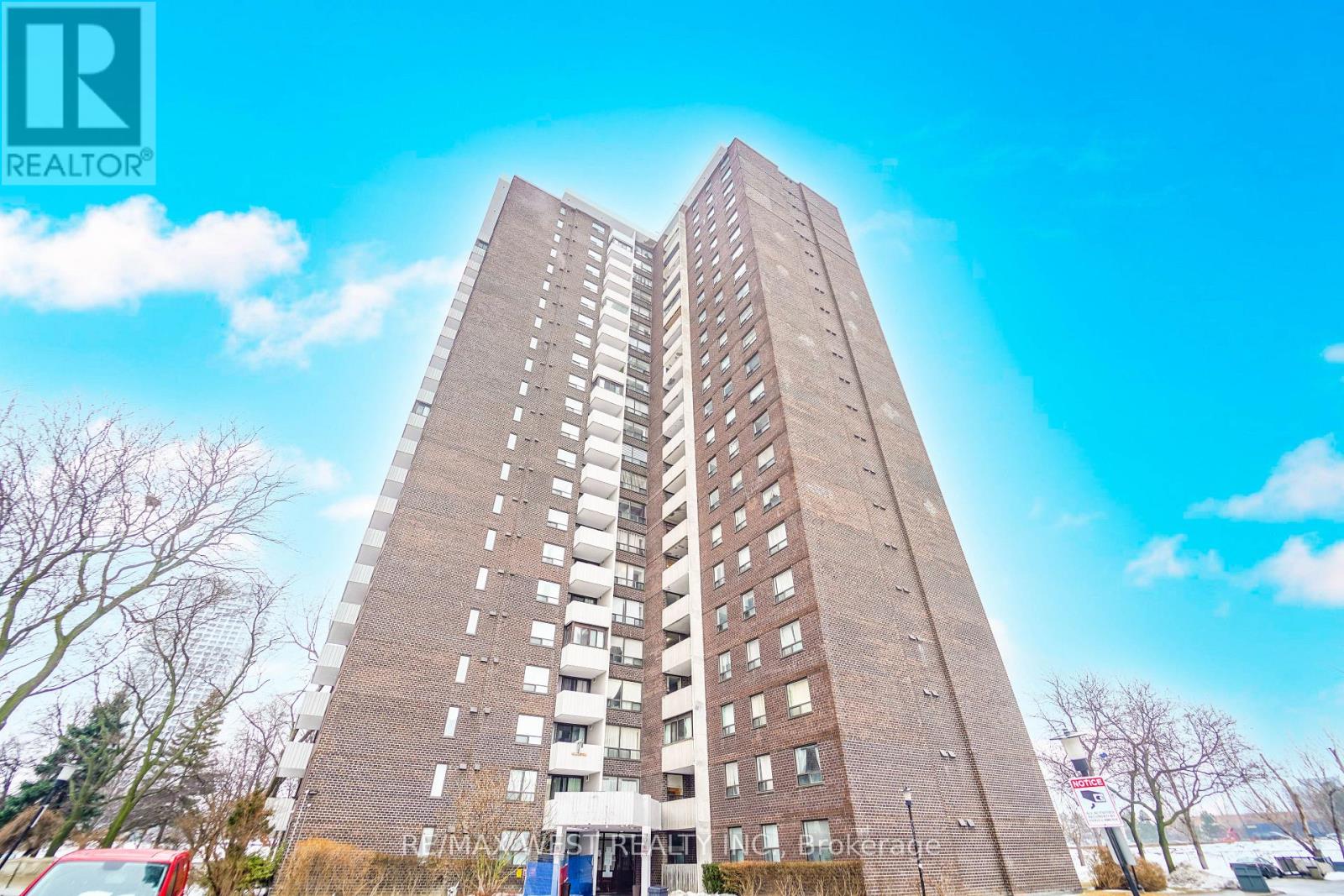 909 - 10 Muirhead Road, Toronto, Ontario  M2J 4P9 - Photo 1 - C12816926