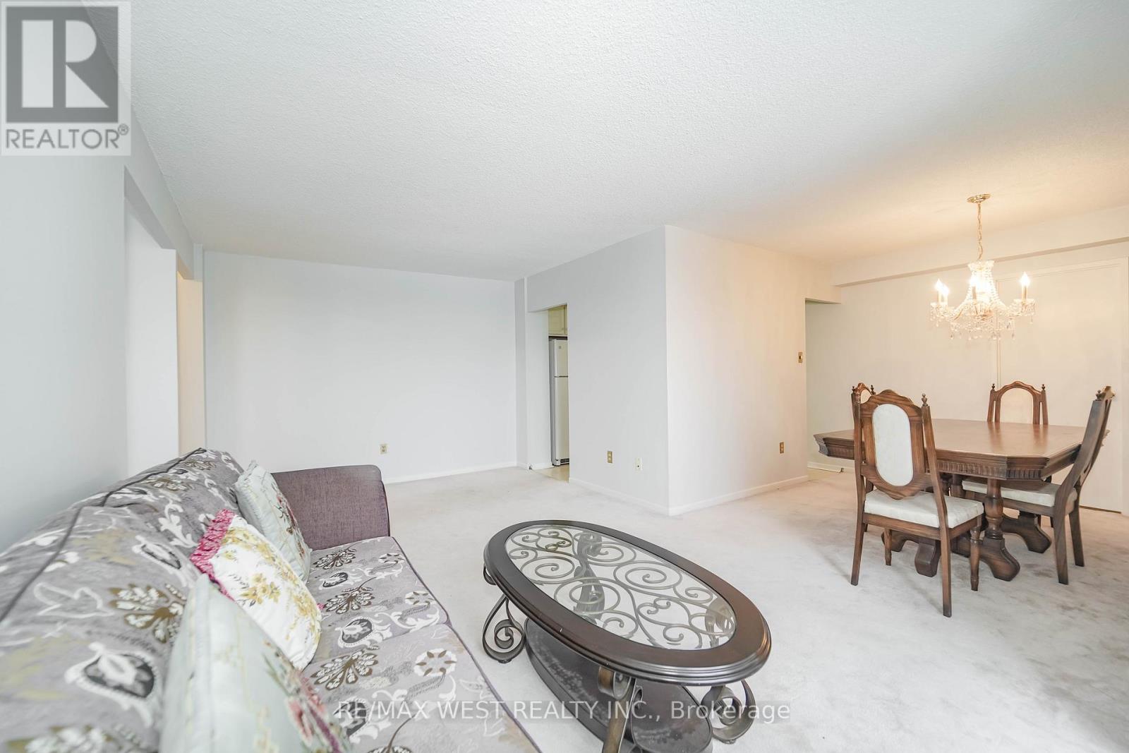 909 - 10 Muirhead Road, Toronto, Ontario  M2J 4P9 - Photo 4 - C12816926