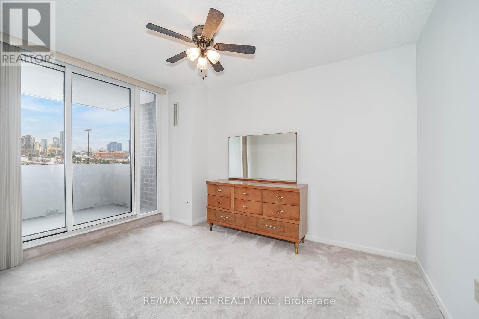 909 - 10 Muirhead Road, Toronto, Ontario  M2J 4P9 - Photo 6 - C12816926