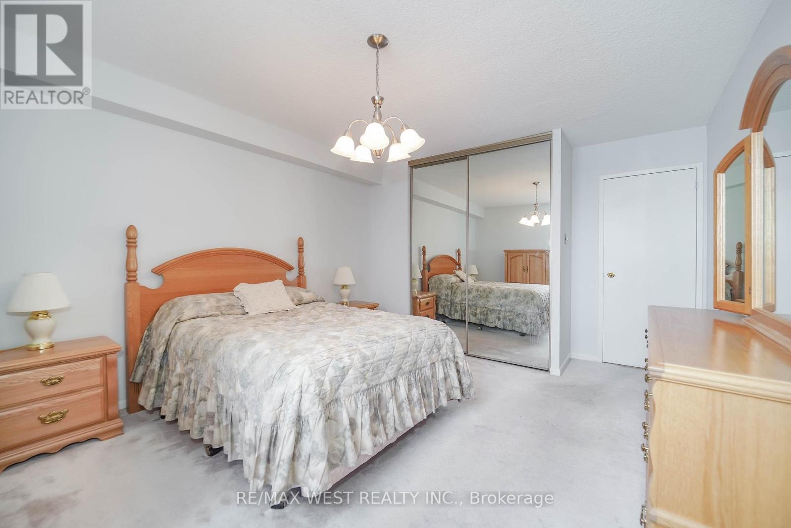 909 - 10 Muirhead Road, Toronto, Ontario  M2J 4P9 - Photo 7 - C12816926