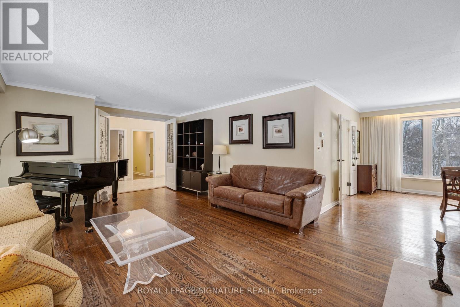 57 Forest Grove Drive, Toronto, Ontario  M2K 1Z4 - Photo 4 - C12816932