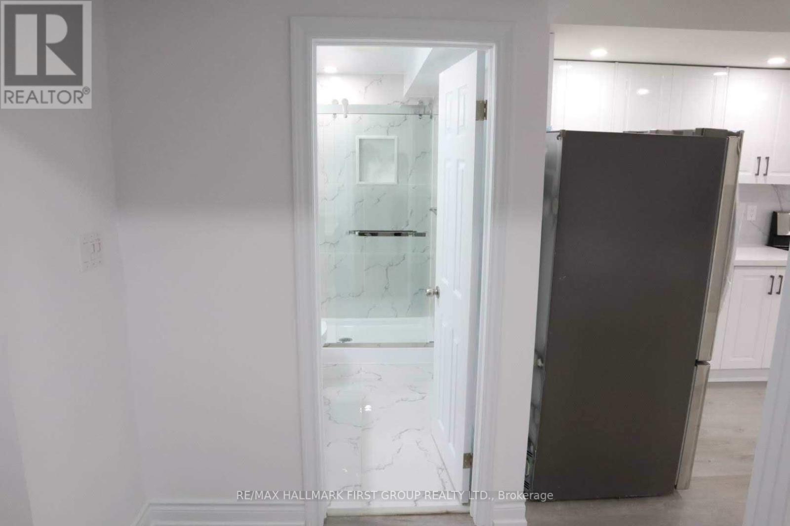 Lower - 1627 Baggins Street, Pickering, Ontario  L1W 1H2 - Photo 10 - E12816942