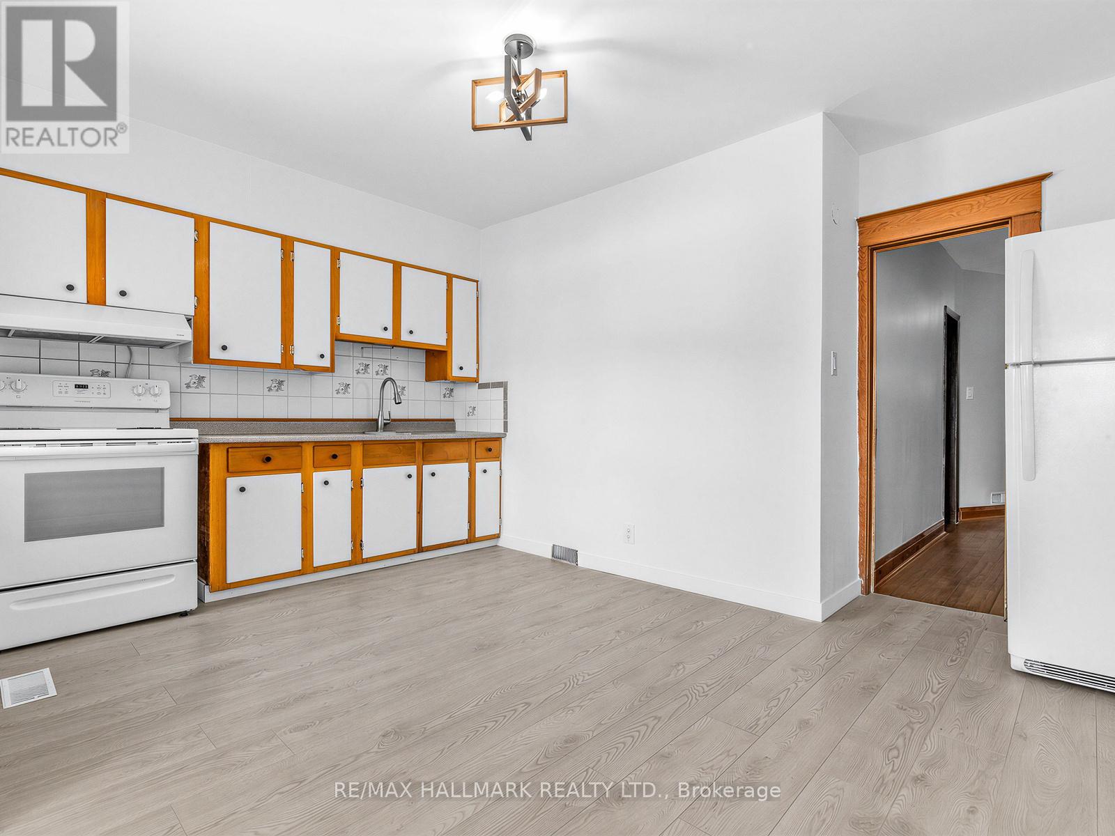 102 Caithness Avenue, Toronto, Ontario  M4J 3Y1 - Photo 10 - E12816966