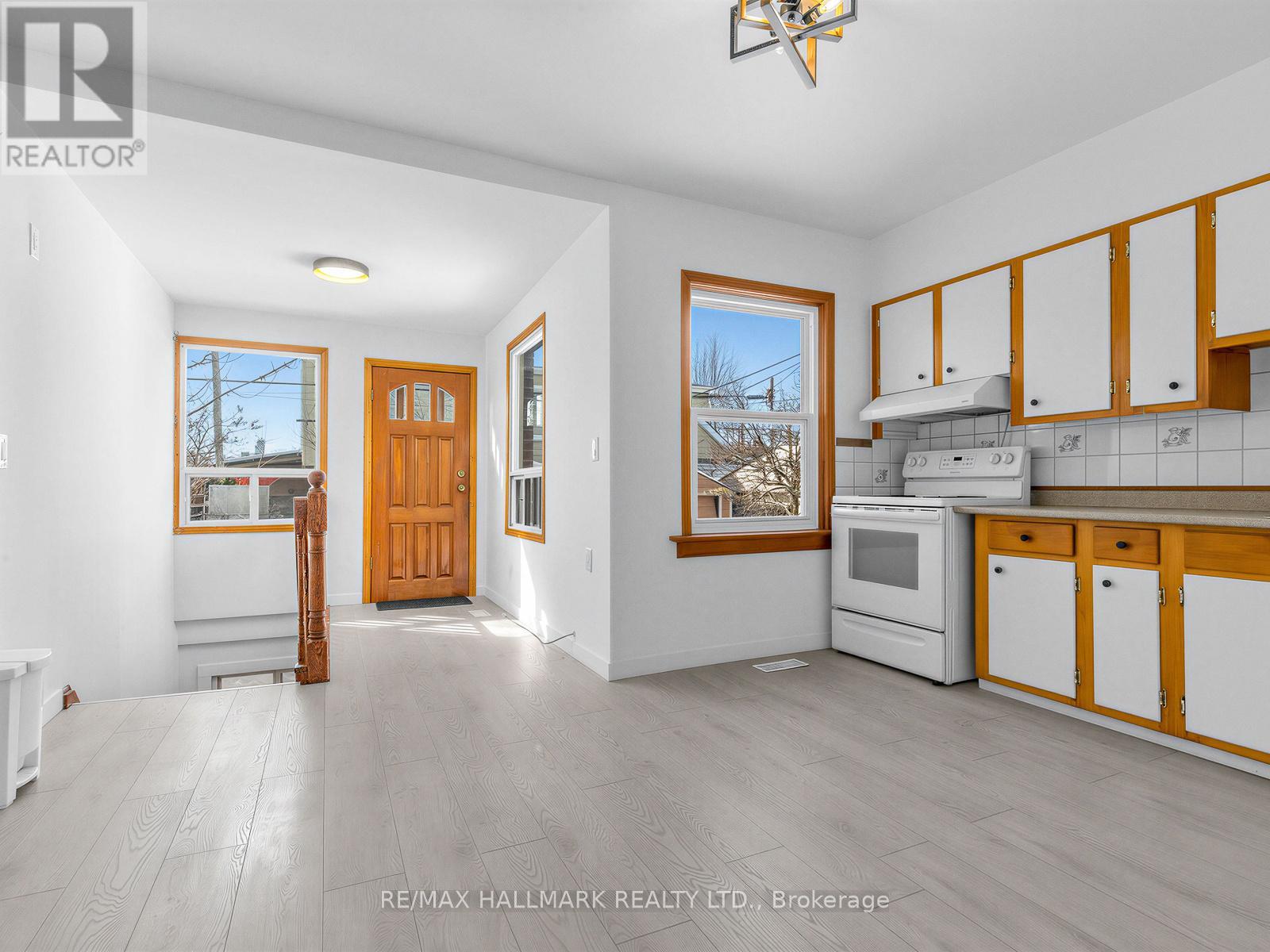 102 Caithness Avenue, Toronto, Ontario  M4J 3Y1 - Photo 12 - E12816966