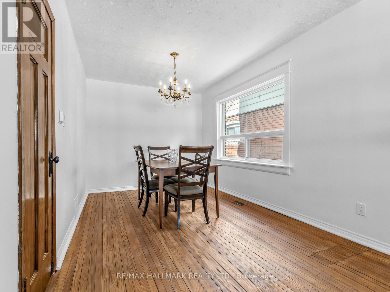 102 Caithness Avenue, Toronto, Ontario  M4J 3Y1 - Photo 5 - E12816966