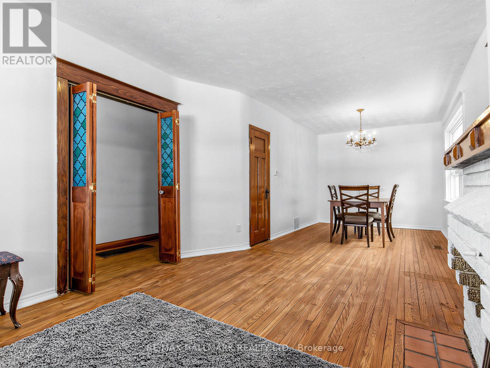 102 Caithness Avenue, Toronto, Ontario  M4J 3Y1 - Photo 7 - E12816966