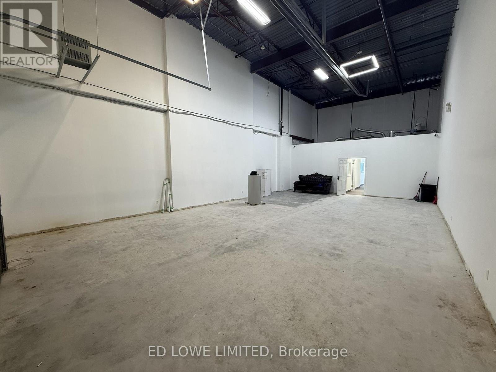 9 - 131 Saunders Road, Barrie (0 East), Ontario  L4N 9A6 - Photo 5 - S12816930