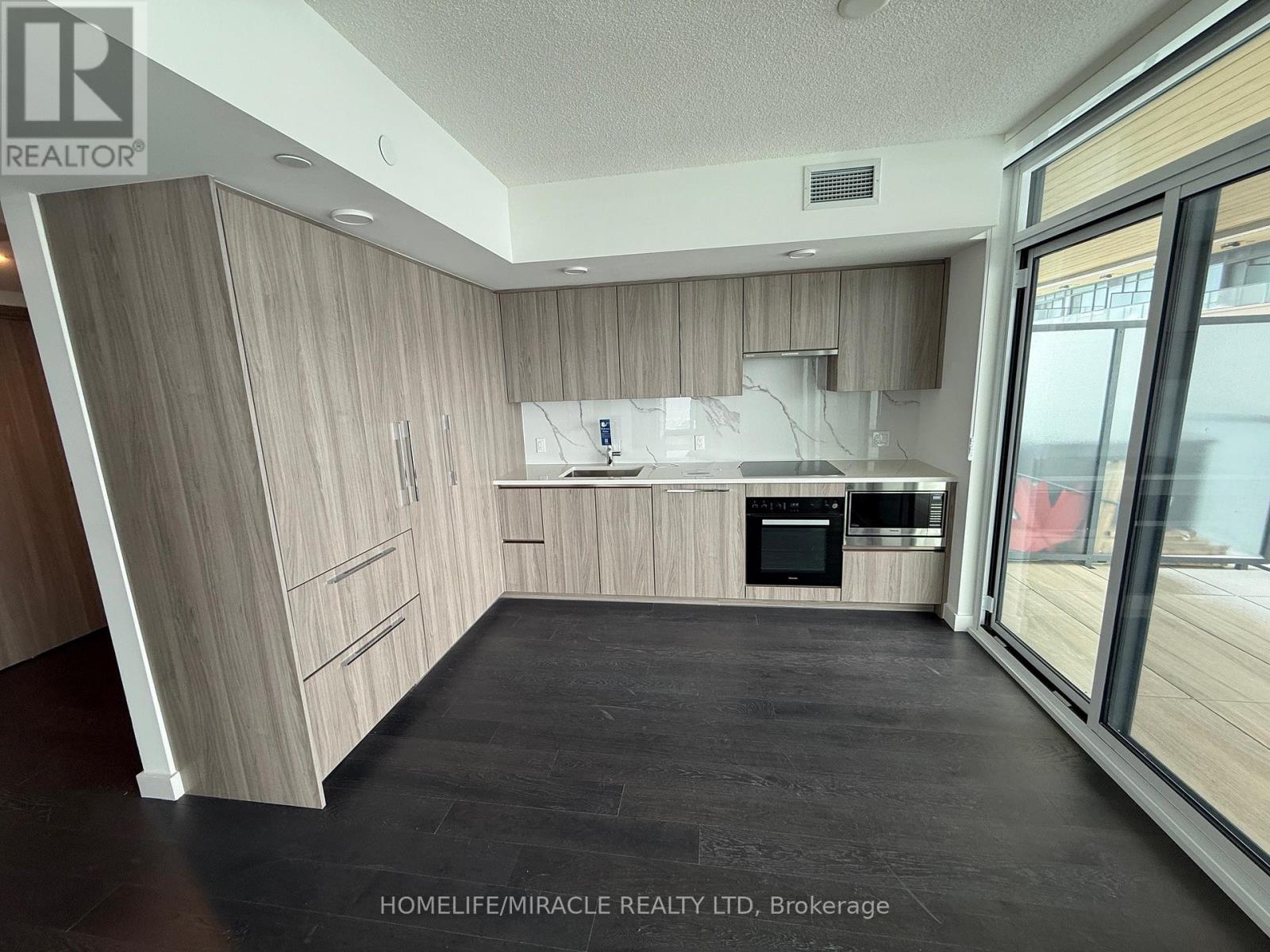 6508 - 1 Concord Cityplace Way, Toronto, Ontario  M5V 0X3 - Photo 10 - C12794454