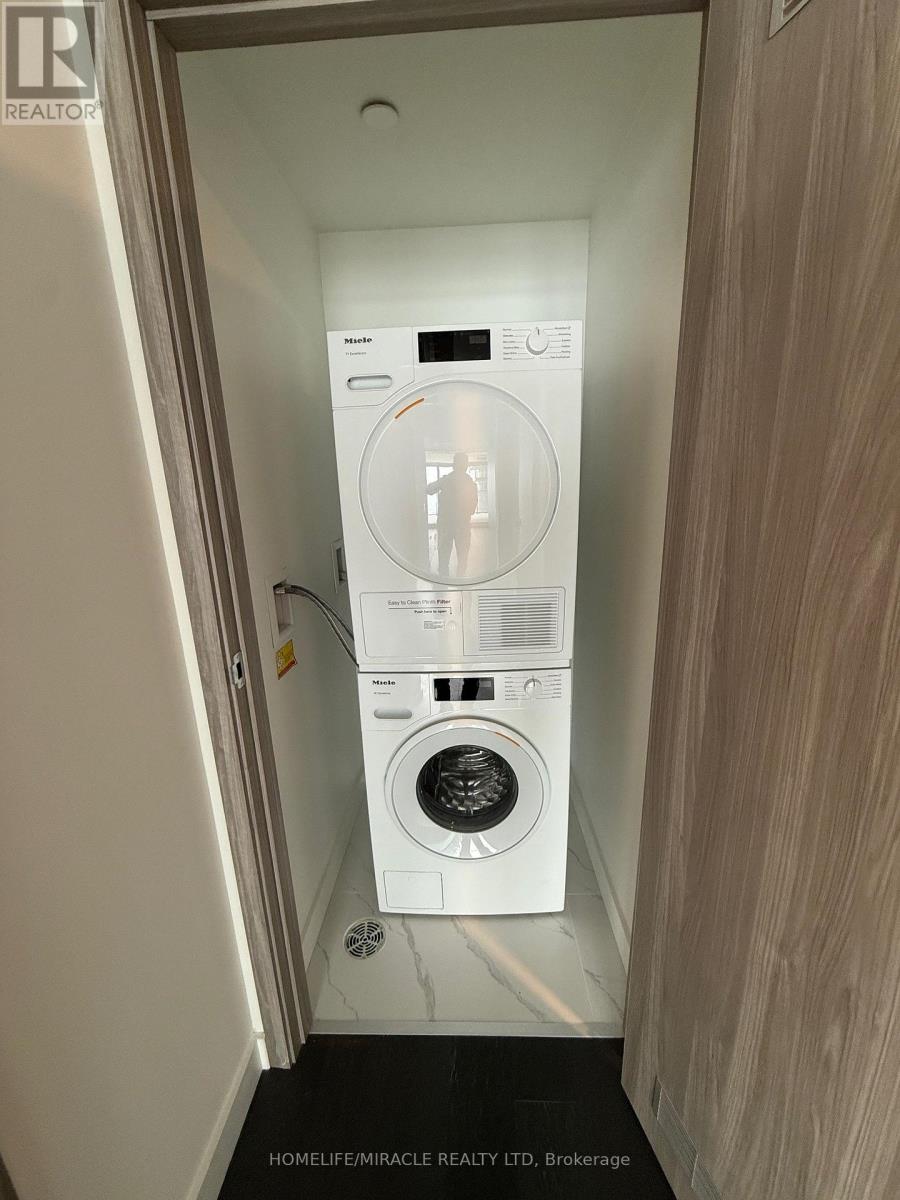 6508 - 1 Concord Cityplace Way, Toronto, Ontario  M5V 0X3 - Photo 8 - C12794454