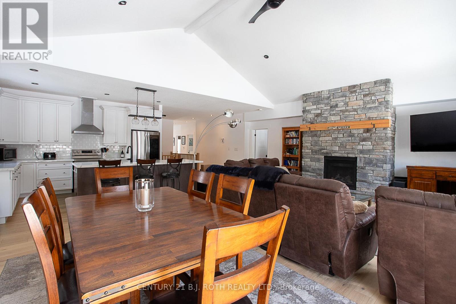 3200 Beach Avenue, Innisfil, Ontario  L9S 2K6 - Photo 13 - N12813542