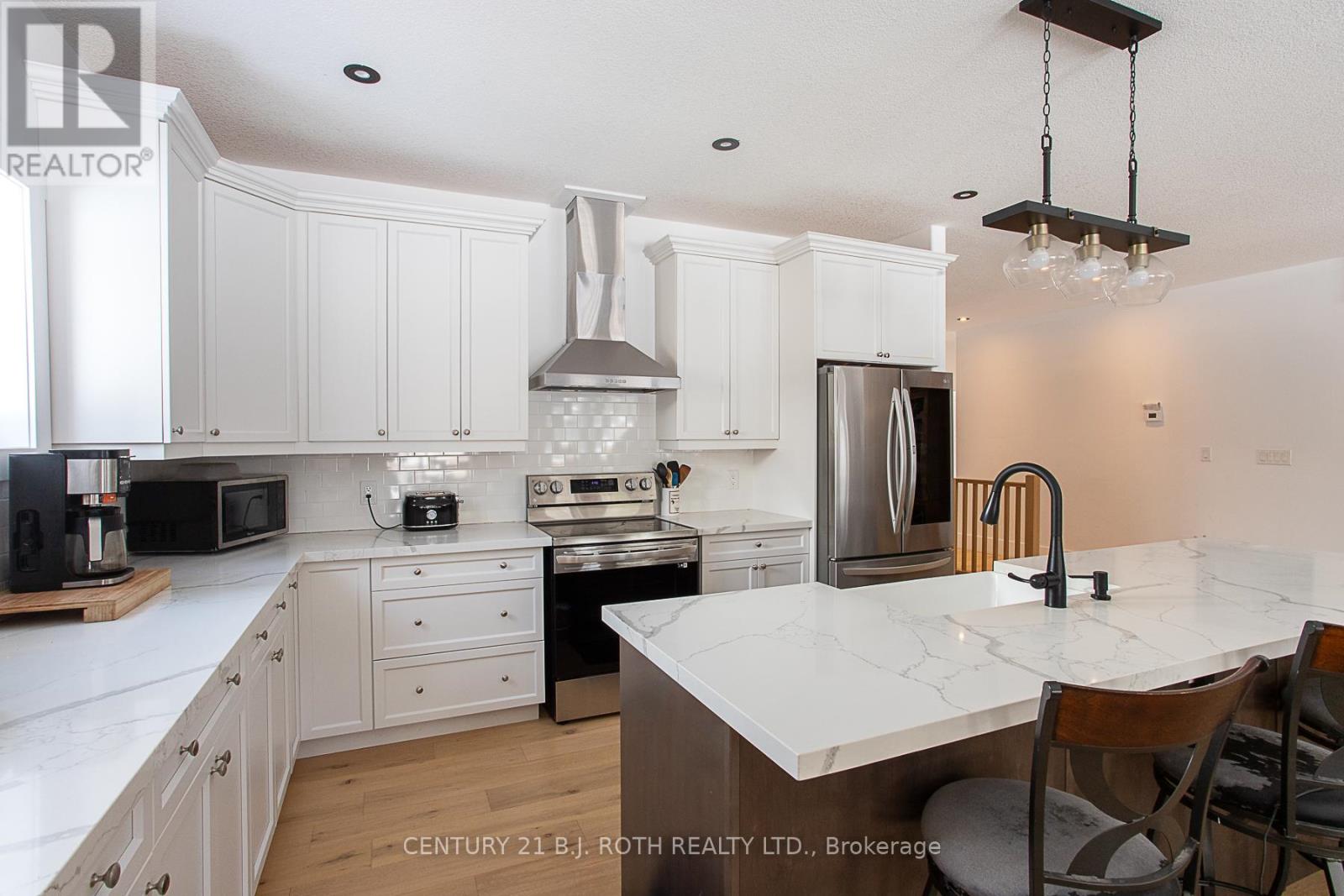 3200 Beach Avenue, Innisfil, Ontario  L9S 2K6 - Photo 10 - N12813542