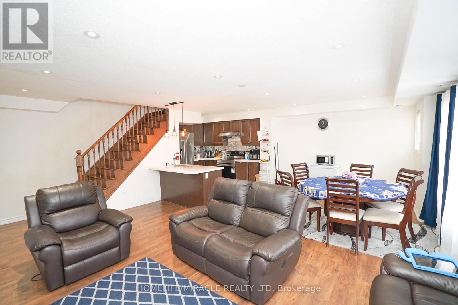 98 - 200 Veterans Drive, Brampton, Ontario  L7A 4S6 - Photo 11 - W12808636