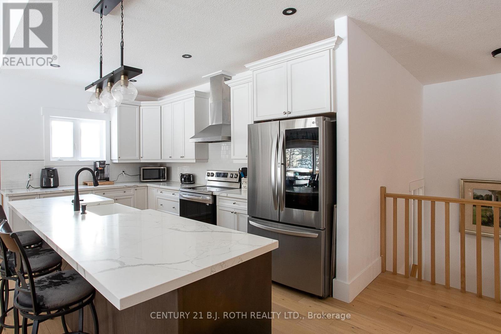 3200 Beach Avenue, Innisfil, Ontario  L9S 2K6 - Photo 9 - N12813542