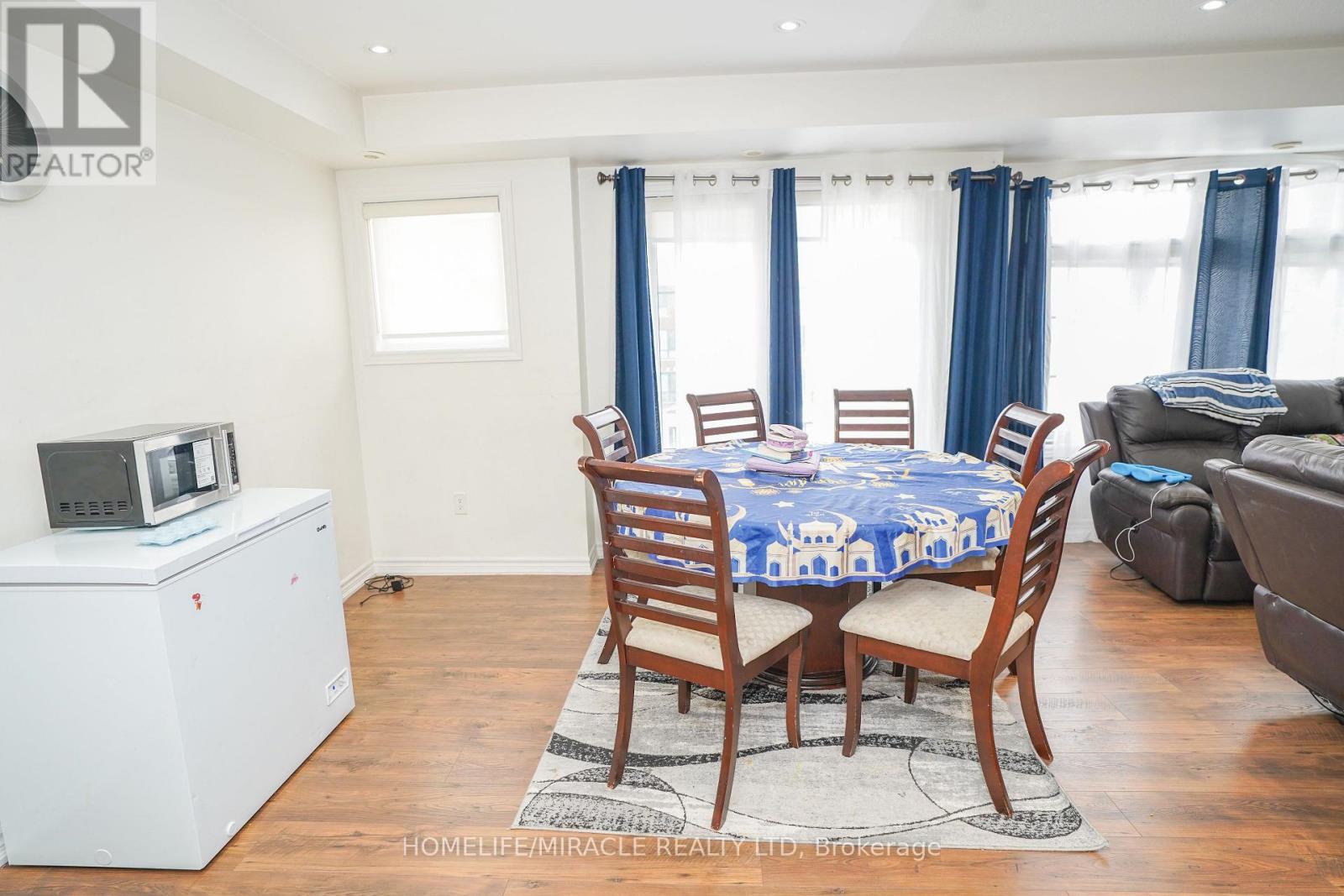 98 - 200 Veterans Drive, Brampton, Ontario  L7A 4S6 - Photo 10 - W12808636