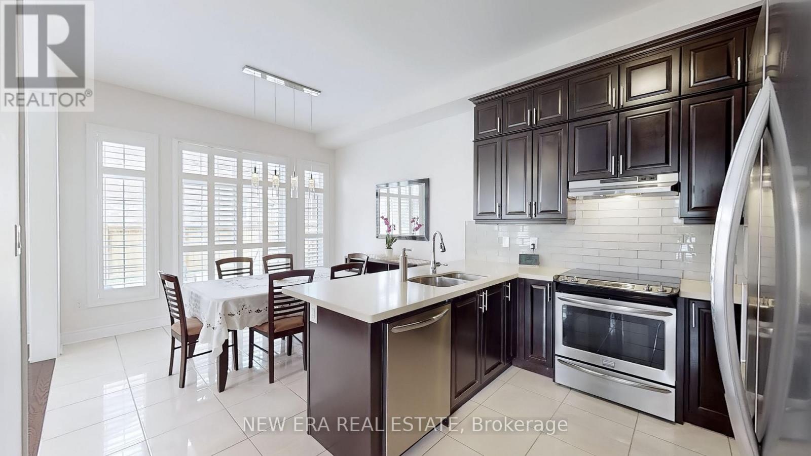 77 Wildflower Lane, Halton Hills, Ontario  L7G 0A5 - Photo 15 - W12816924