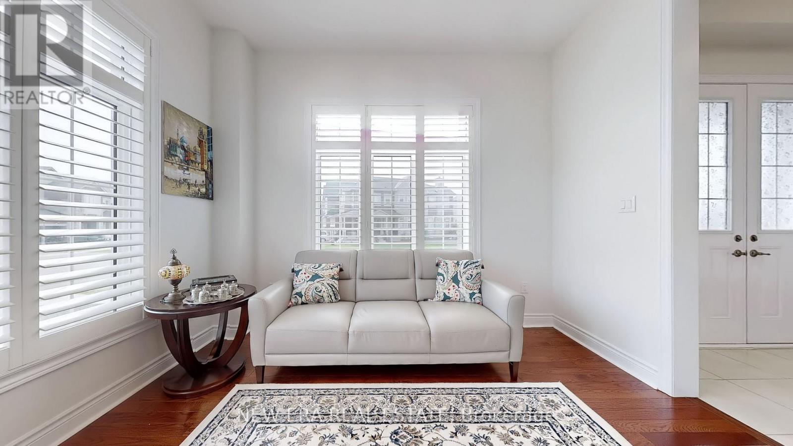 77 Wildflower Lane, Halton Hills, Ontario  L7G 0A5 - Photo 8 - W12816924