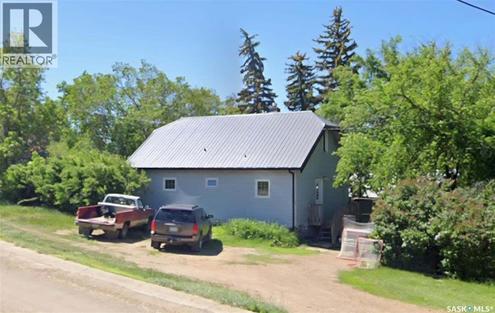 2014 1st Street N, Rockglen, Saskatchewan  S0H 3R0 - Photo 2 - SK028558