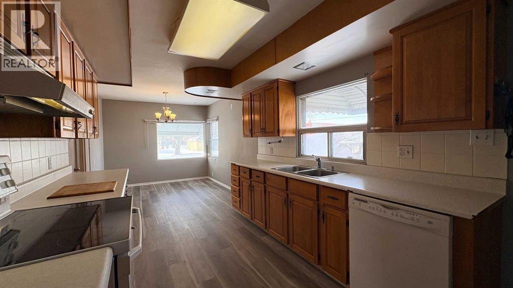 1106 2 Avenue, Wainwright, Alberta  T9W 1K7 - Photo 4 - A2287269