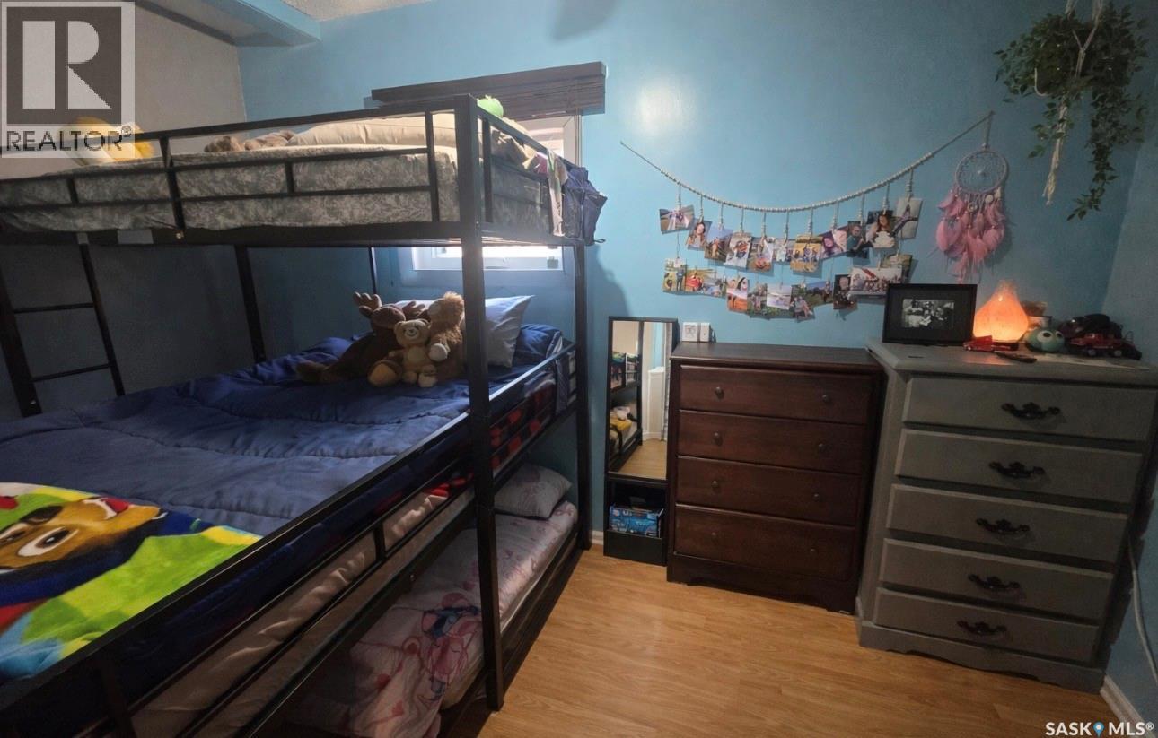 2014 1st Street N, Rockglen, Saskatchewan  S0H 3R0 - Photo 14 - SK028558