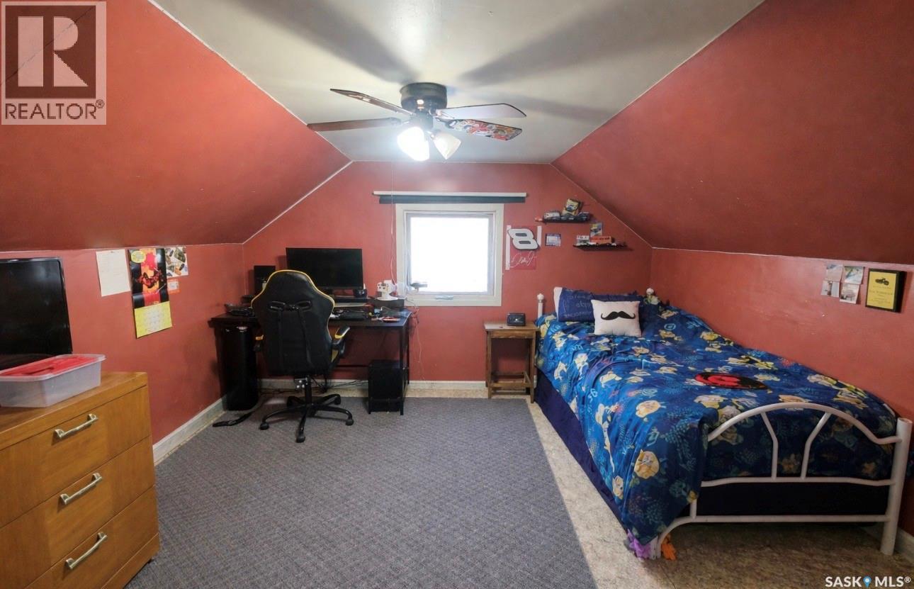 2014 1st Street N, Rockglen, Saskatchewan  S0H 3R0 - Photo 15 - SK028558